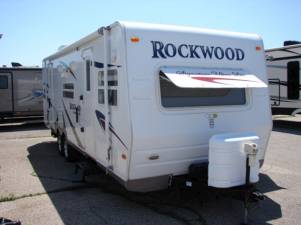 2007 Forest River Rockwood 8272